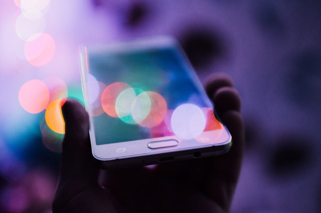trippy image of iPhone